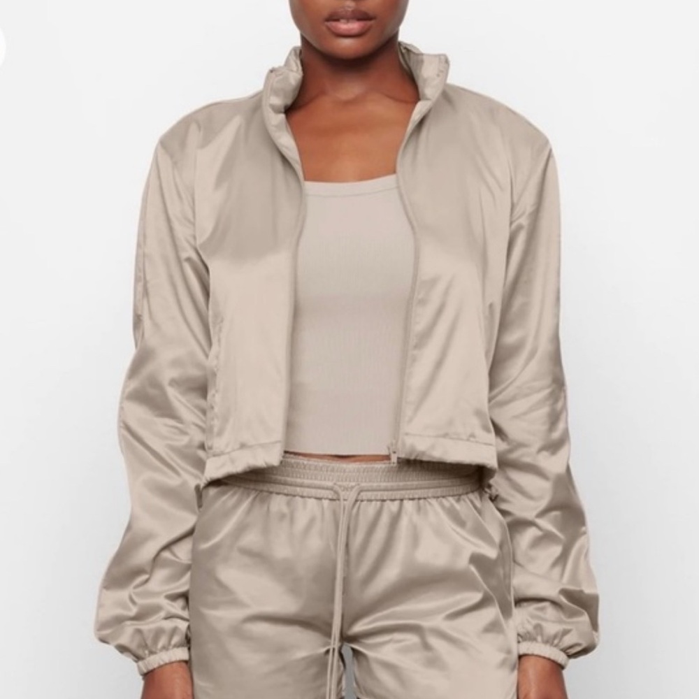 SKIMS Sport Utility Jacket in Color Stone Size XL